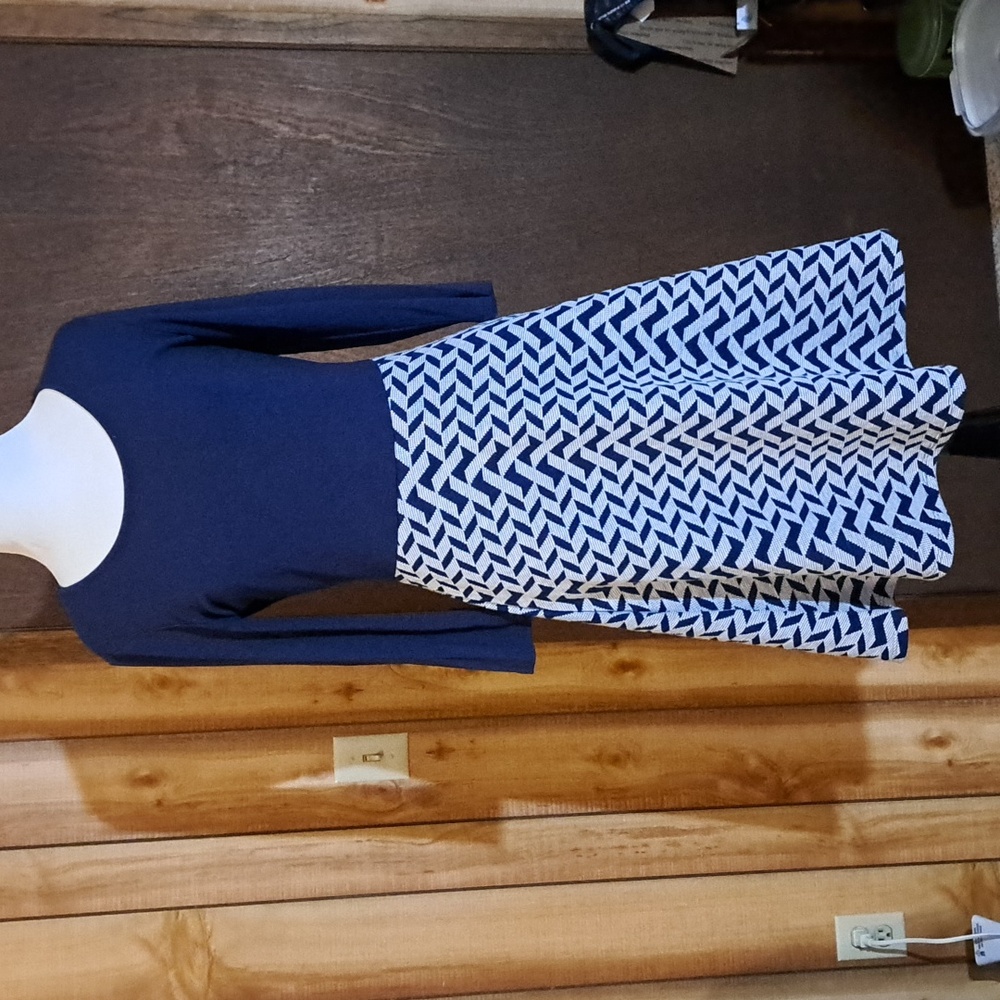 GILLI blue top/blue and white geometric pattern on bottom of dress, size M
